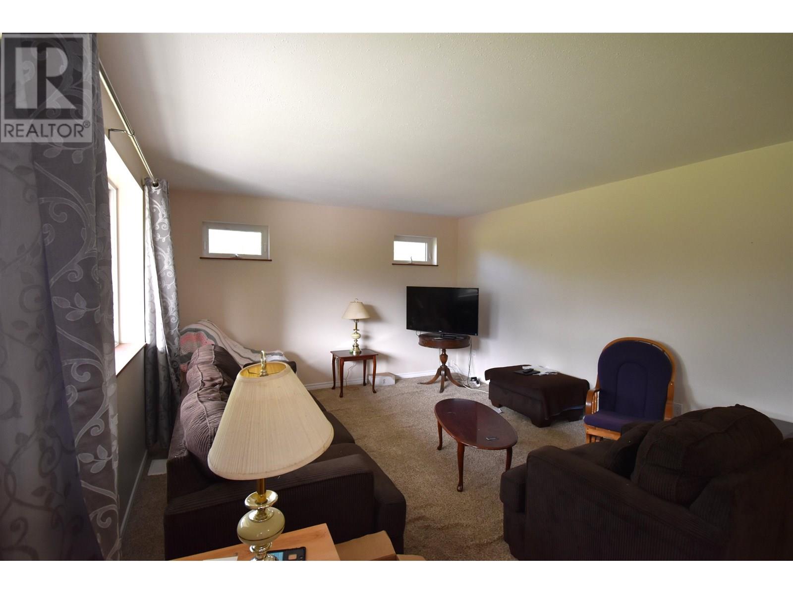 4815 STRATHERN ROAD, Hazelton