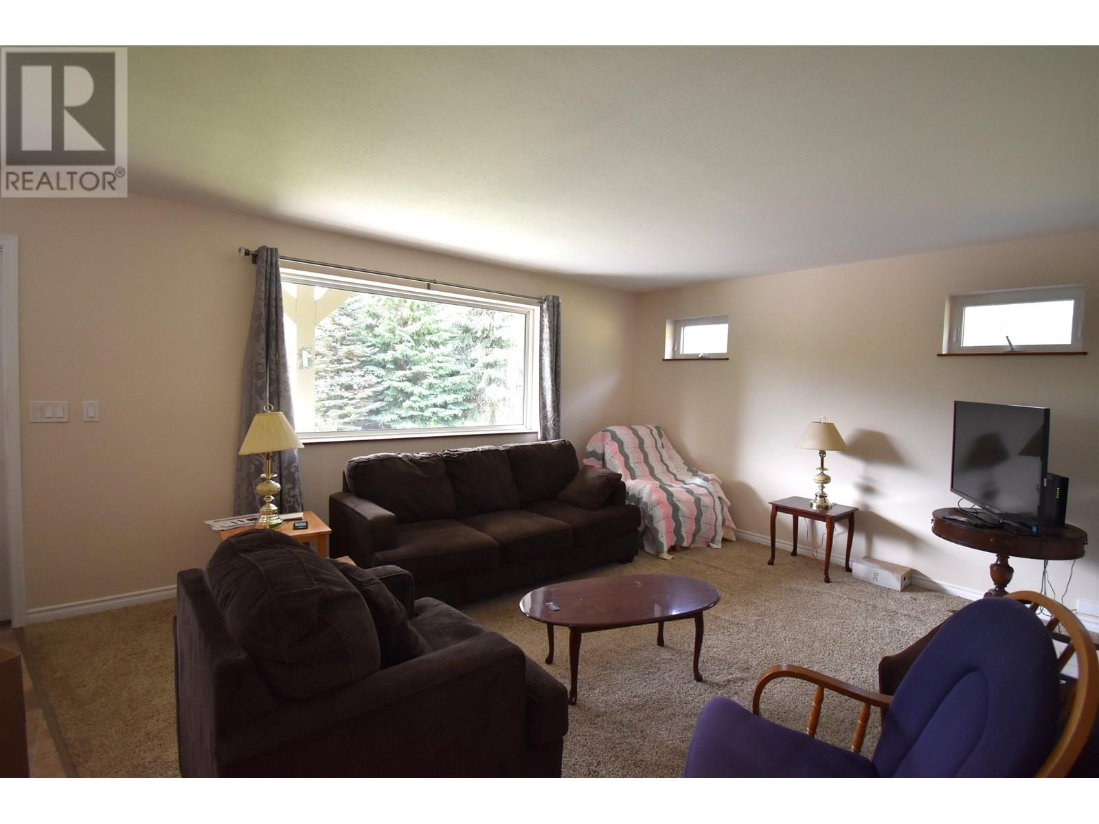 4815 STRATHERN ROAD, Hazelton