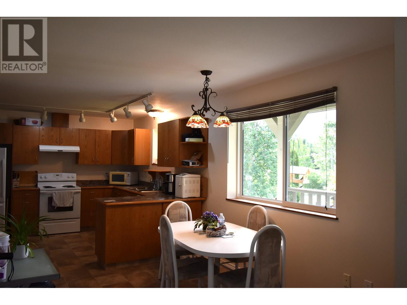 4815 STRATHERN ROAD, Hazelton