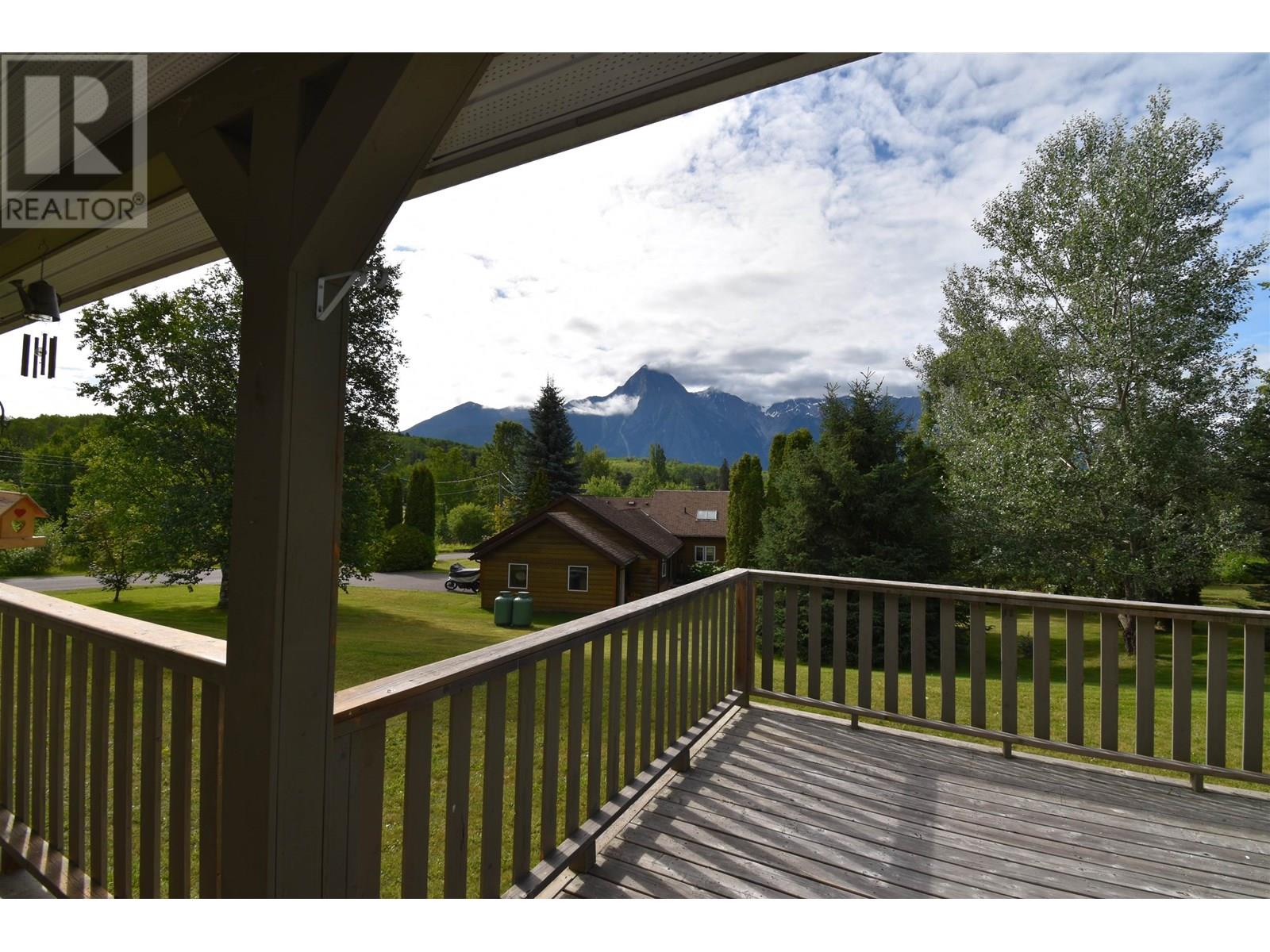 4815 STRATHERN ROAD, Hazelton