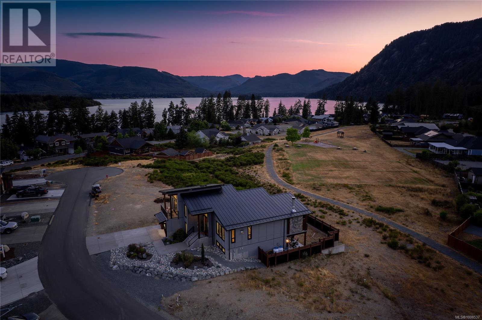 9389 Lakefront Rise, Lake Cowichan