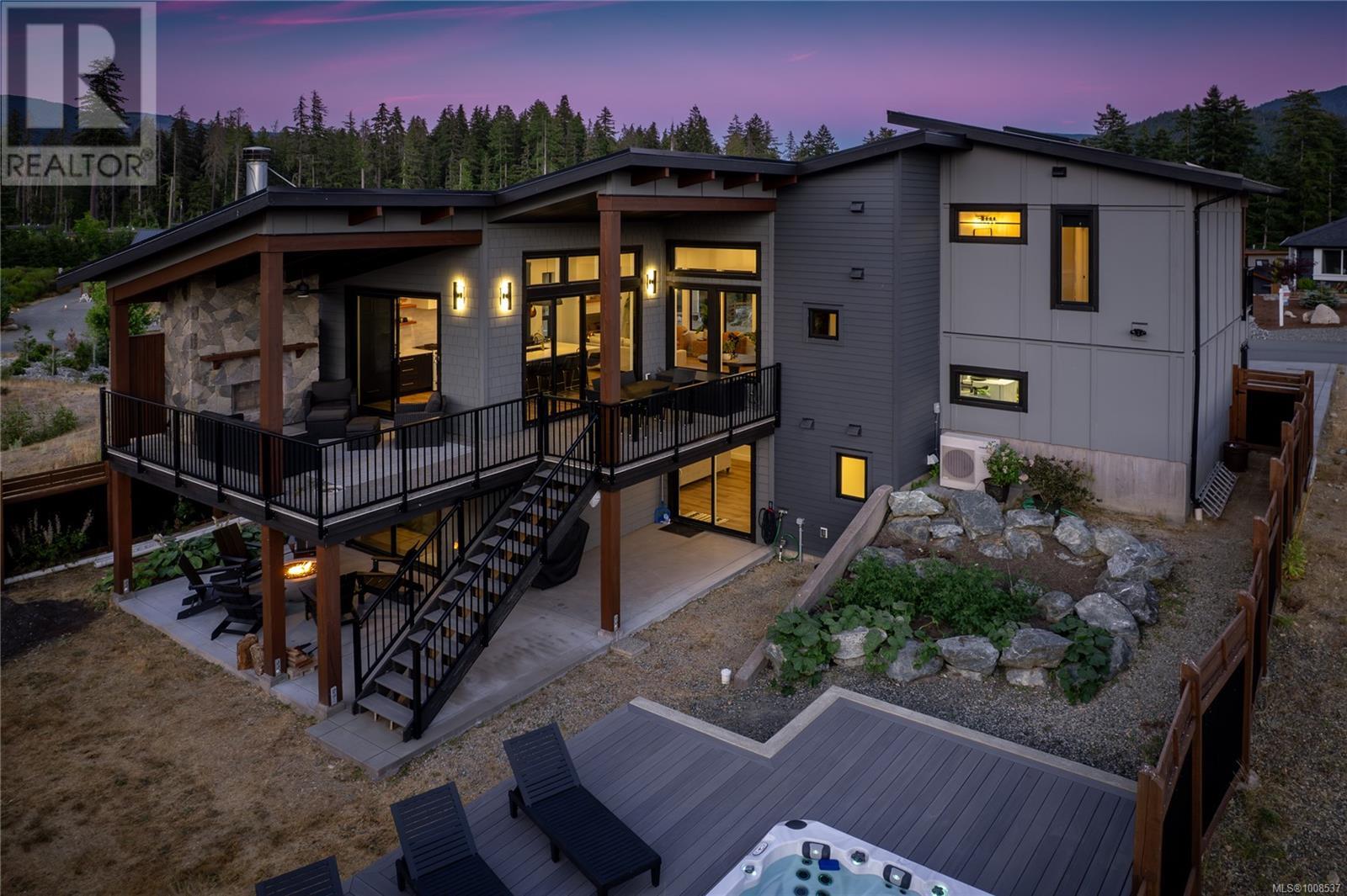 9389 Lakefront Rise, Lake Cowichan