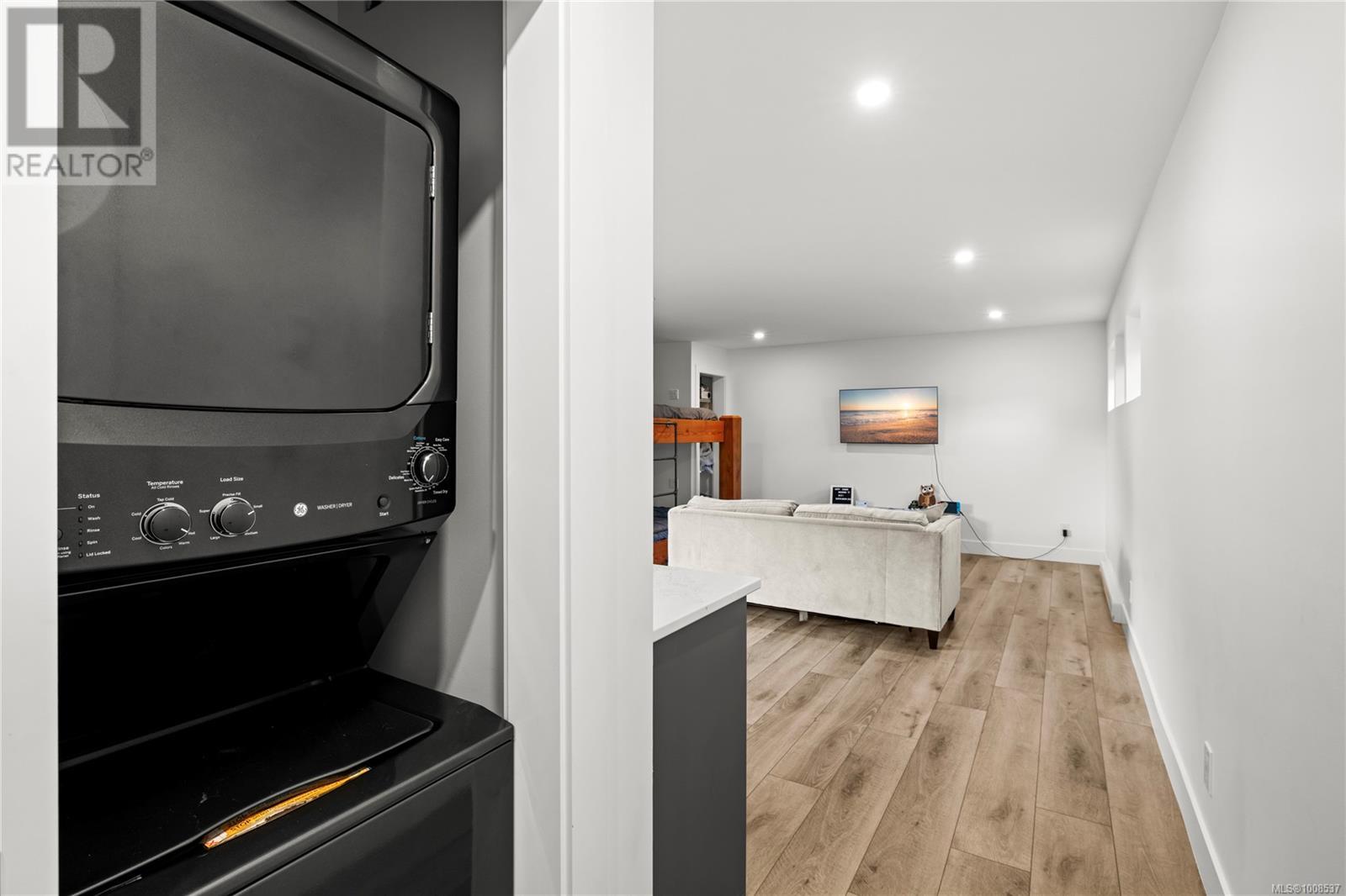 9389 Lakefront Rise, Lake Cowichan