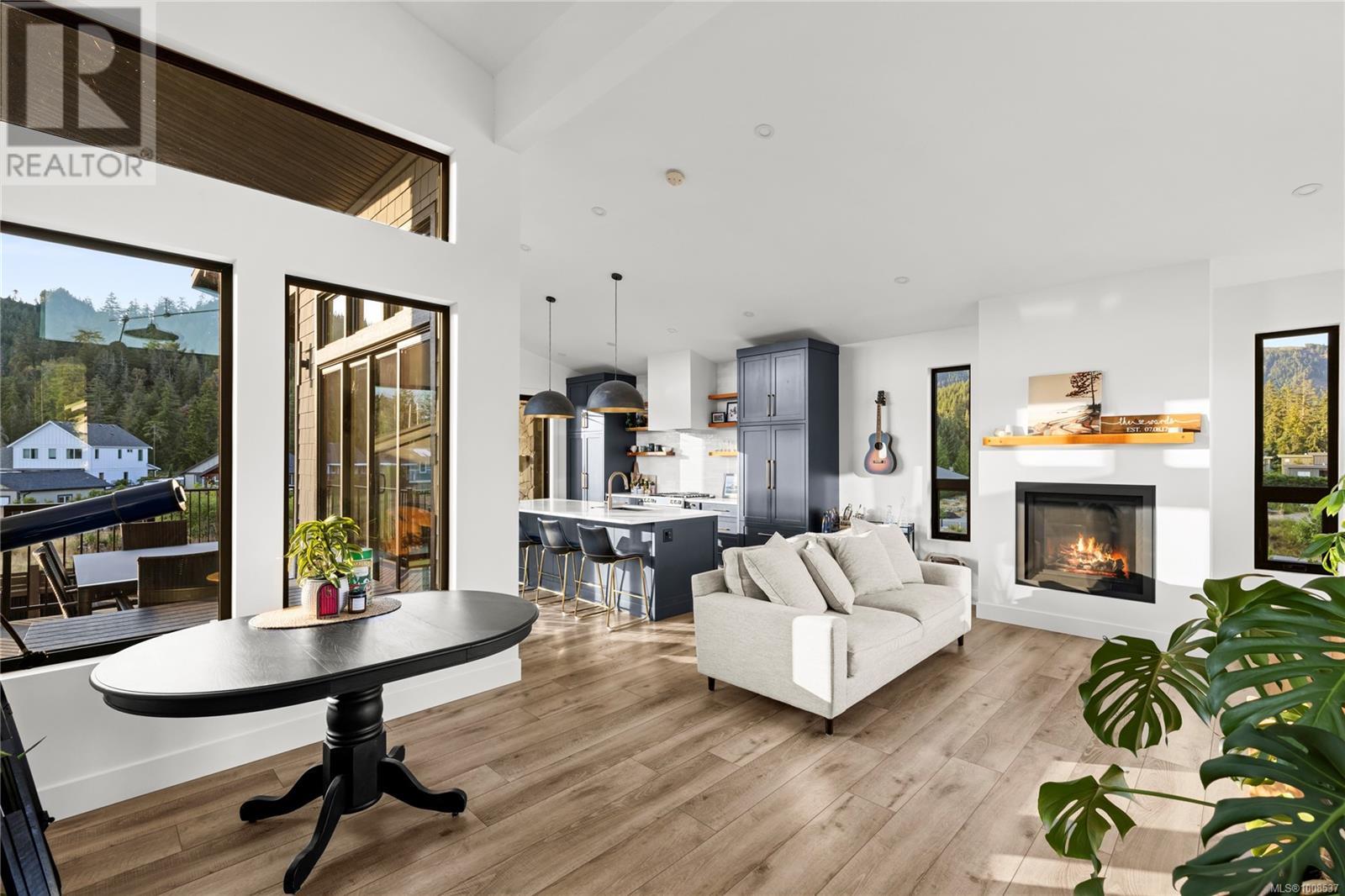 9389 Lakefront Rise, Lake Cowichan