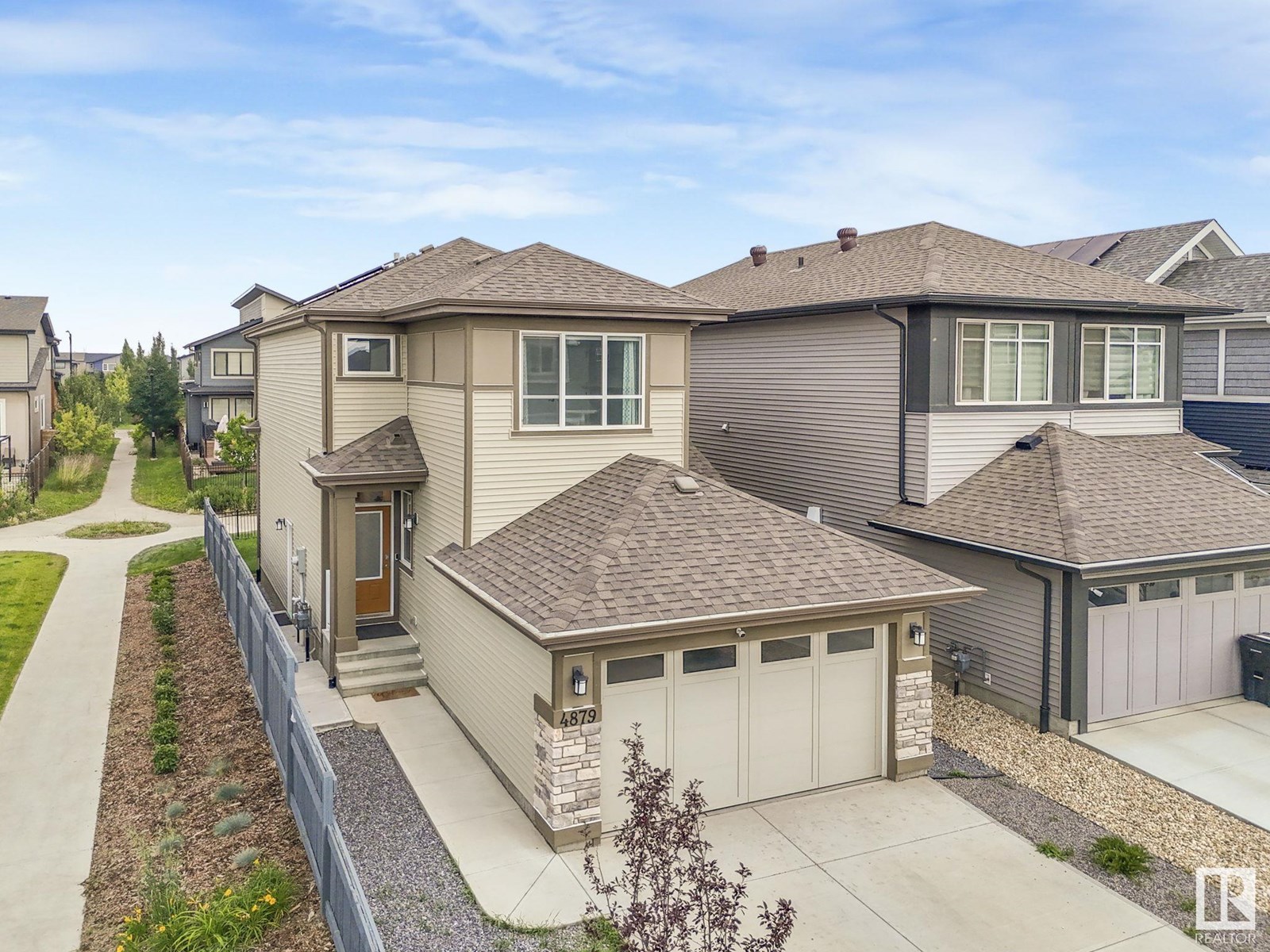 Photo 2 of 4879 Kinney Rd Sw, Edmonton AB