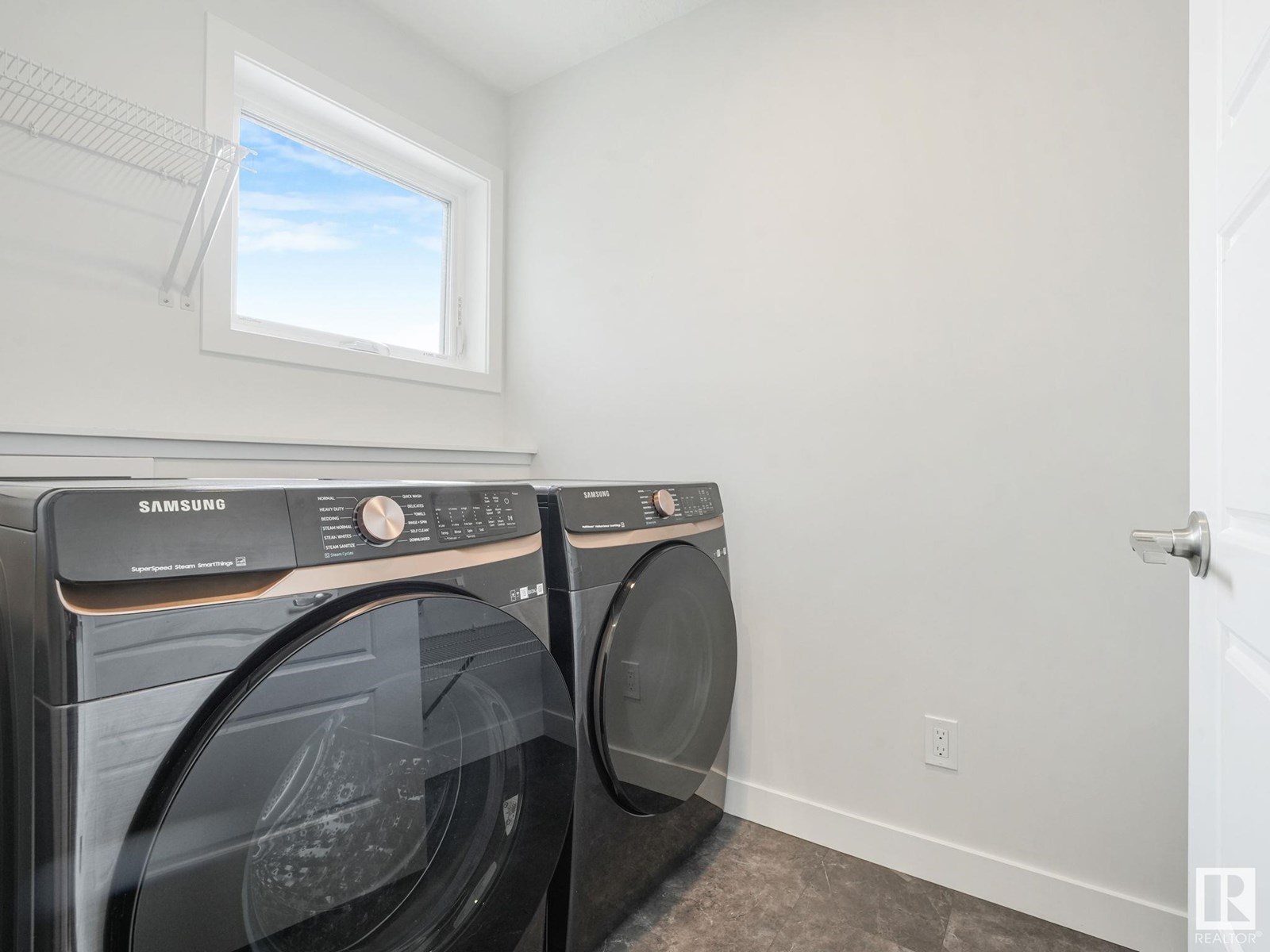 Photo 40 of 4879 Kinney Rd Sw, Edmonton AB