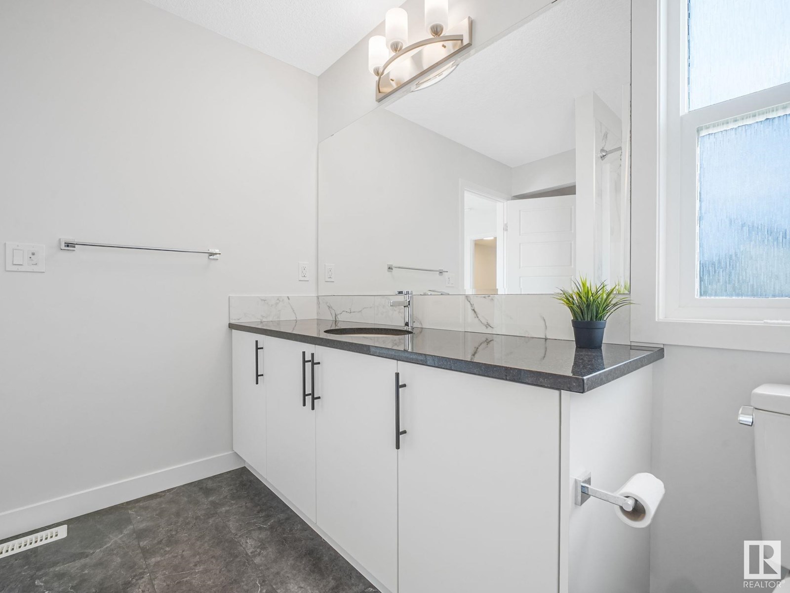 Photo 45 of 4879 Kinney Rd Sw, Edmonton AB