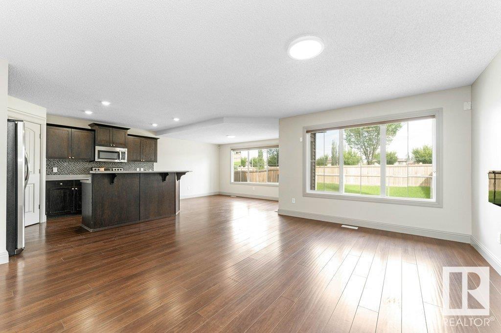 Photo 11 of 6116 10 Av Sw, Edmonton AB