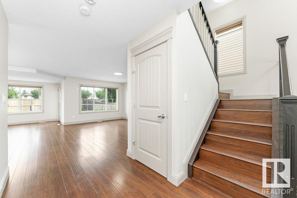 Photo 8 of 6116 10 Av Sw, Edmonton AB