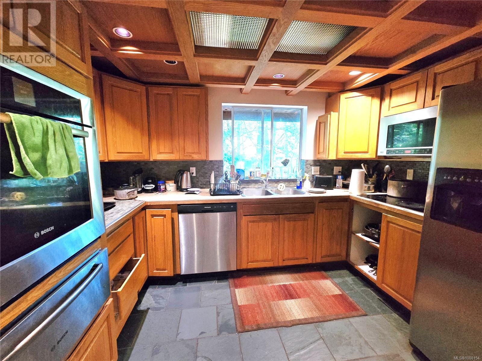 1294 Lynn Rd, Tofino