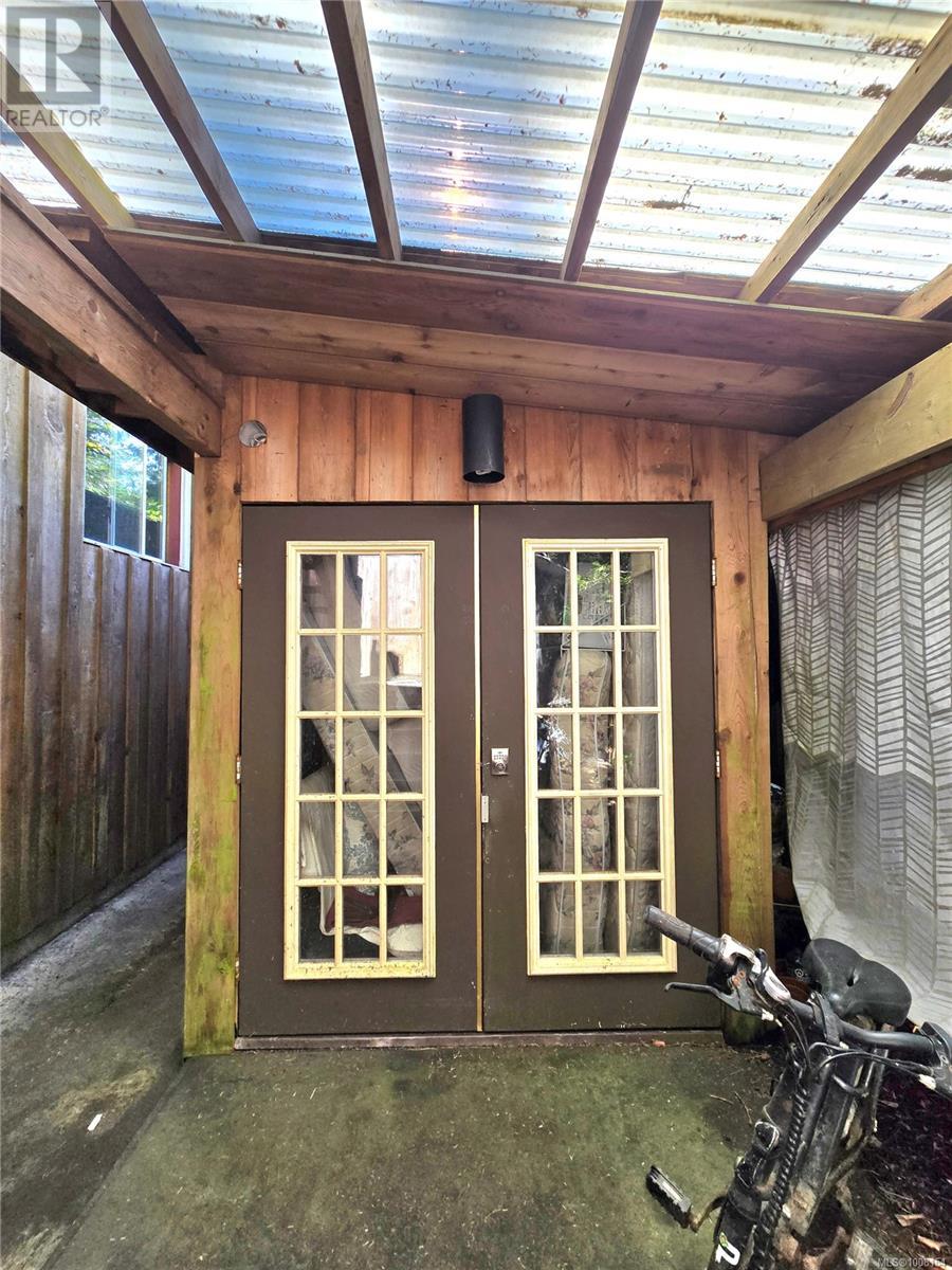 1294 Lynn Rd, Tofino