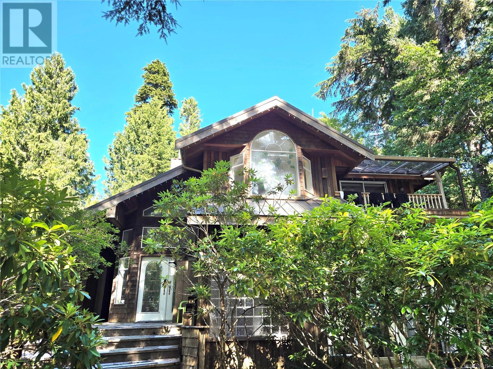 1294 Lynn Rd, Tofino