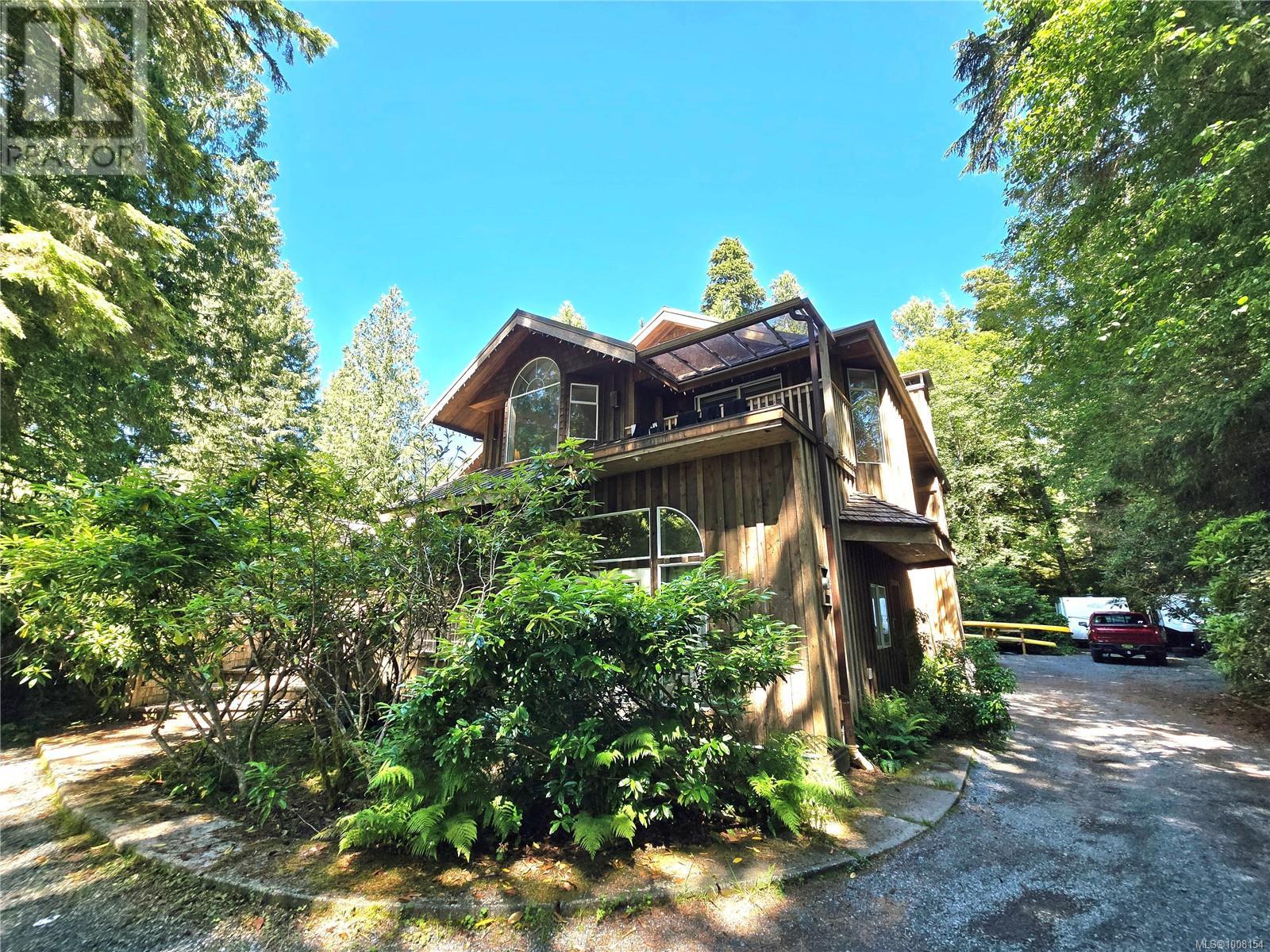 1294 Lynn Rd, Tofino