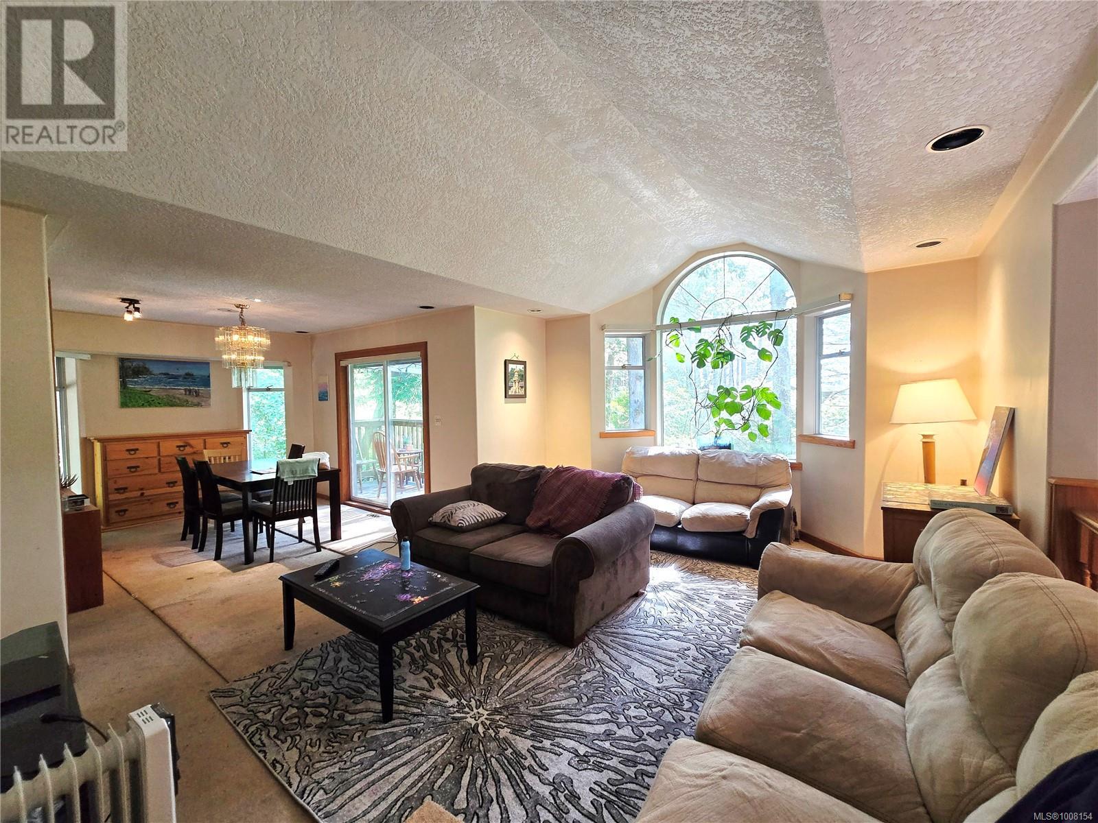 1294 Lynn Rd, Tofino