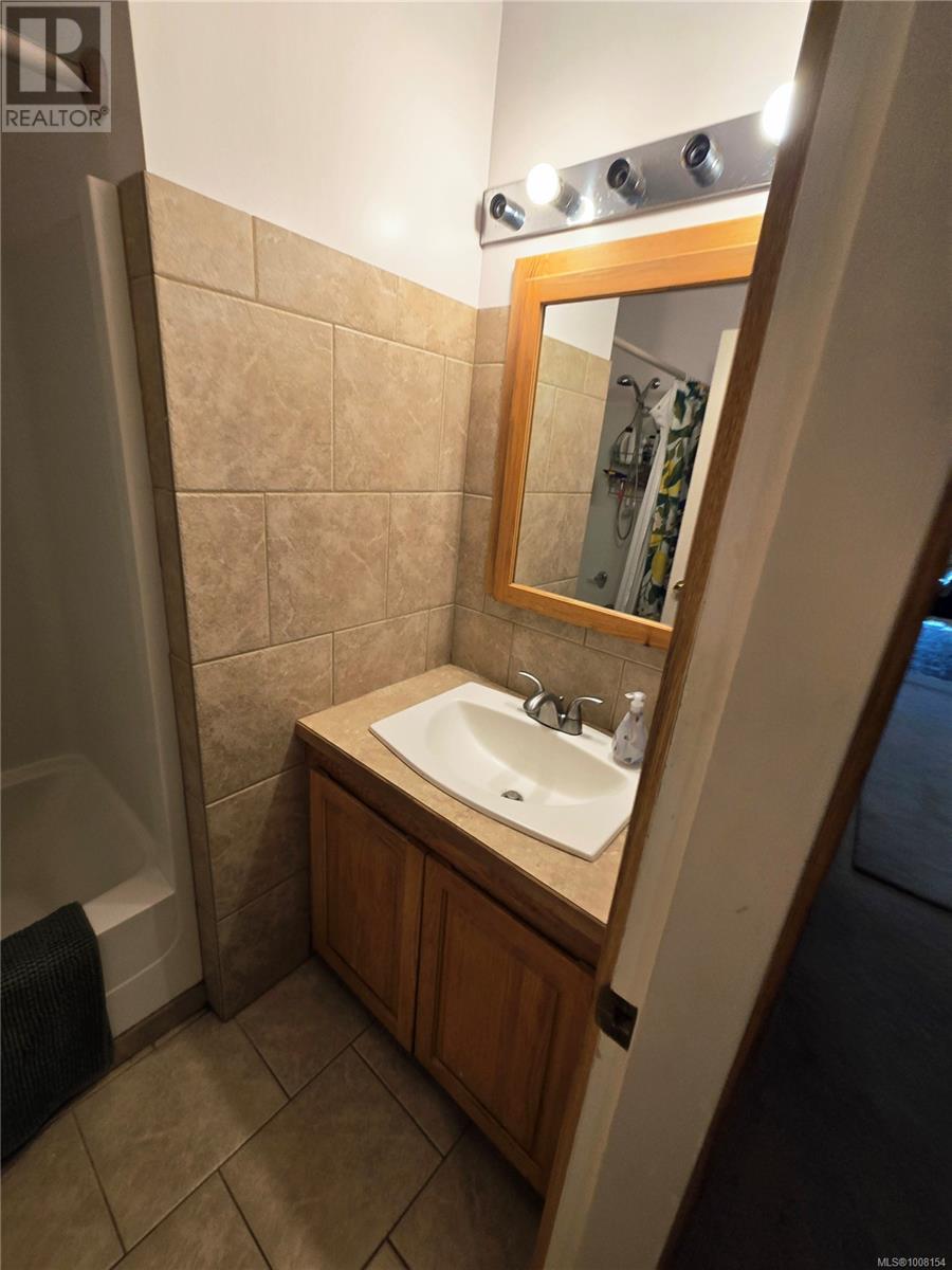 1294 Lynn Rd, Tofino