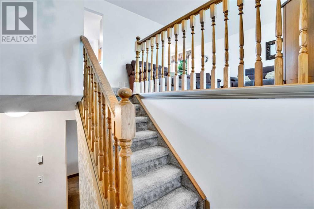 Single Family House Bi-level for Sale in  Rundleson Way NE Rundle Calgary 