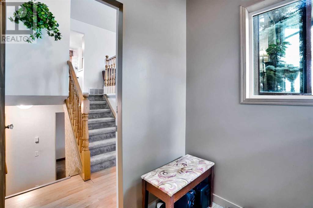 Single Family House Bi-level for Sale in  Rundleson Way NE Rundle Calgary 