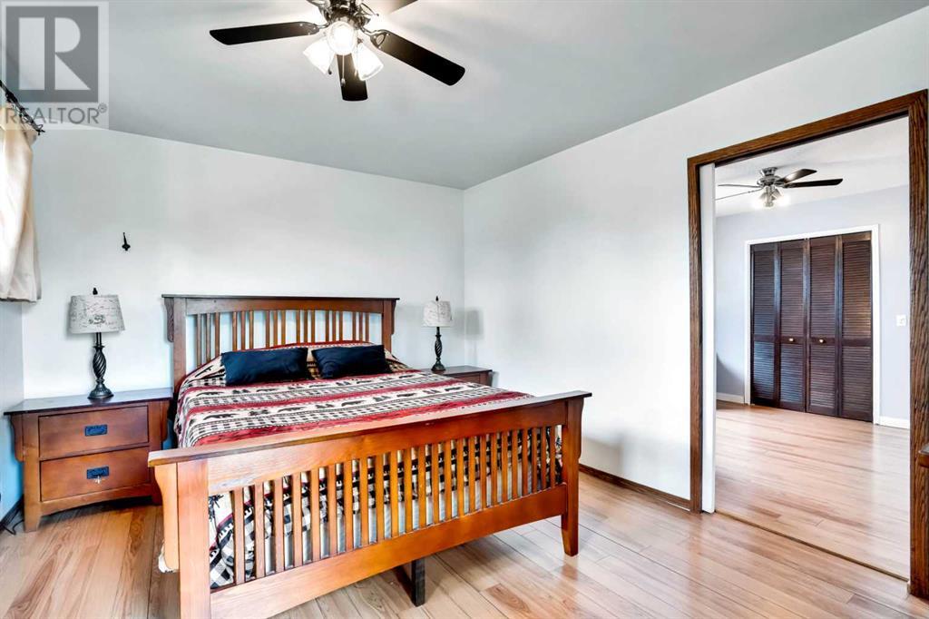 Single Family House Bi-level for Sale in  Rundleson Way NE Rundle Calgary 