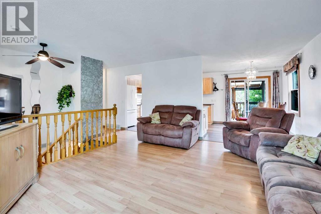 Single Family House Bi-level for Sale in  Rundleson Way NE Rundle Calgary 