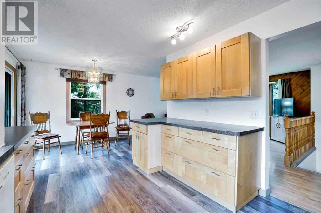 Single Family House Bi-level for Sale in  Rundleson Way NE Rundle Calgary 