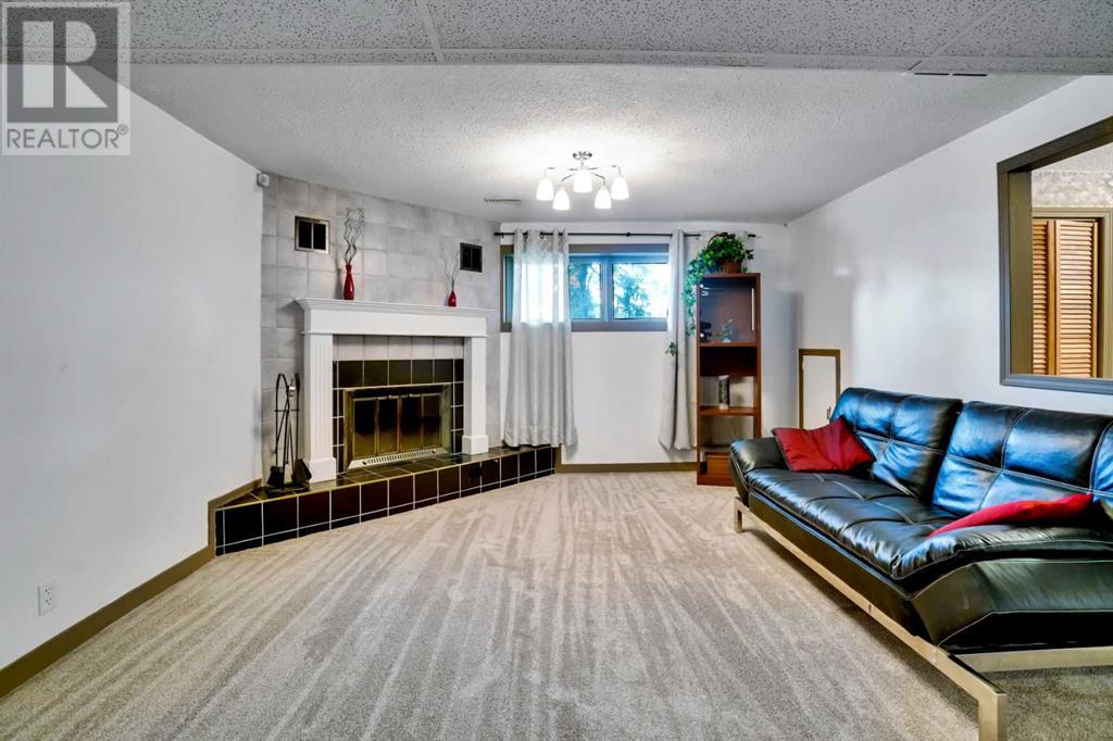Single Family House Bi-level for Sale in  Rundleson Way NE Rundle Calgary 