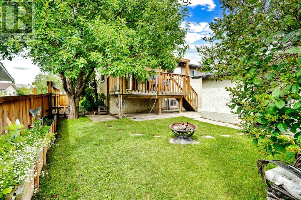 Single Family House Bi-level for Sale in  Rundleson Way NE Rundle Calgary 