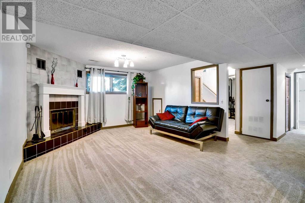 Single Family House Bi-level for Sale in  Rundleson Way NE Rundle Calgary 