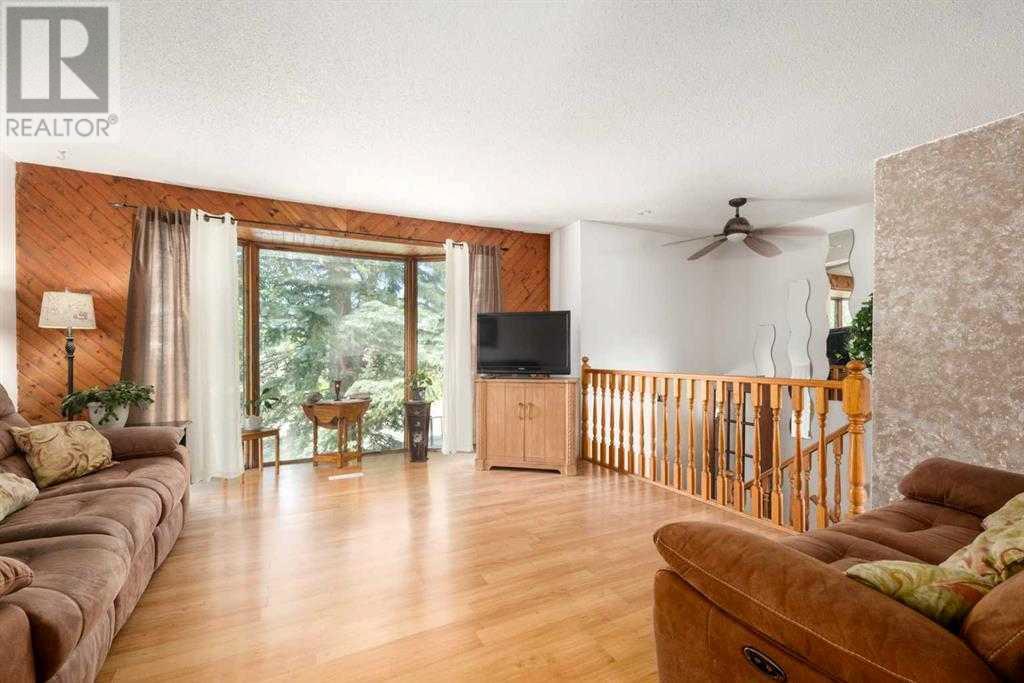 Single Family House Bi-level for Sale in  Rundleson Way NE Rundle Calgary 