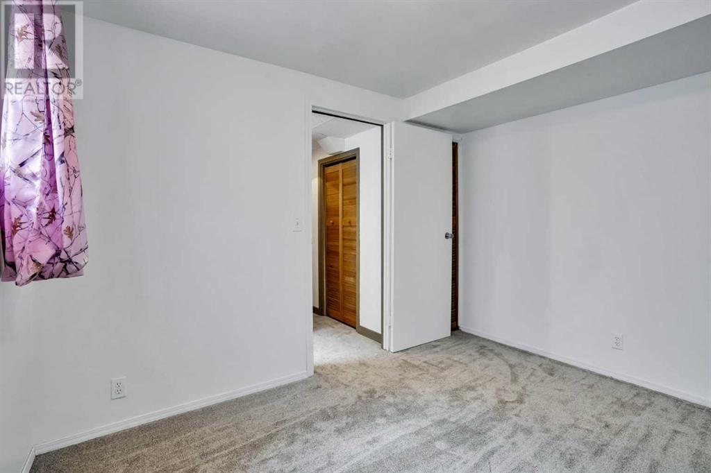 Single Family House Bi-level for Sale in  Rundleson Way NE Rundle Calgary 