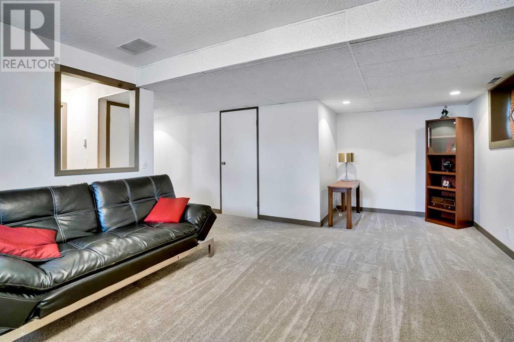 Single Family House Bi-level for Sale in  Rundleson Way NE Rundle Calgary 