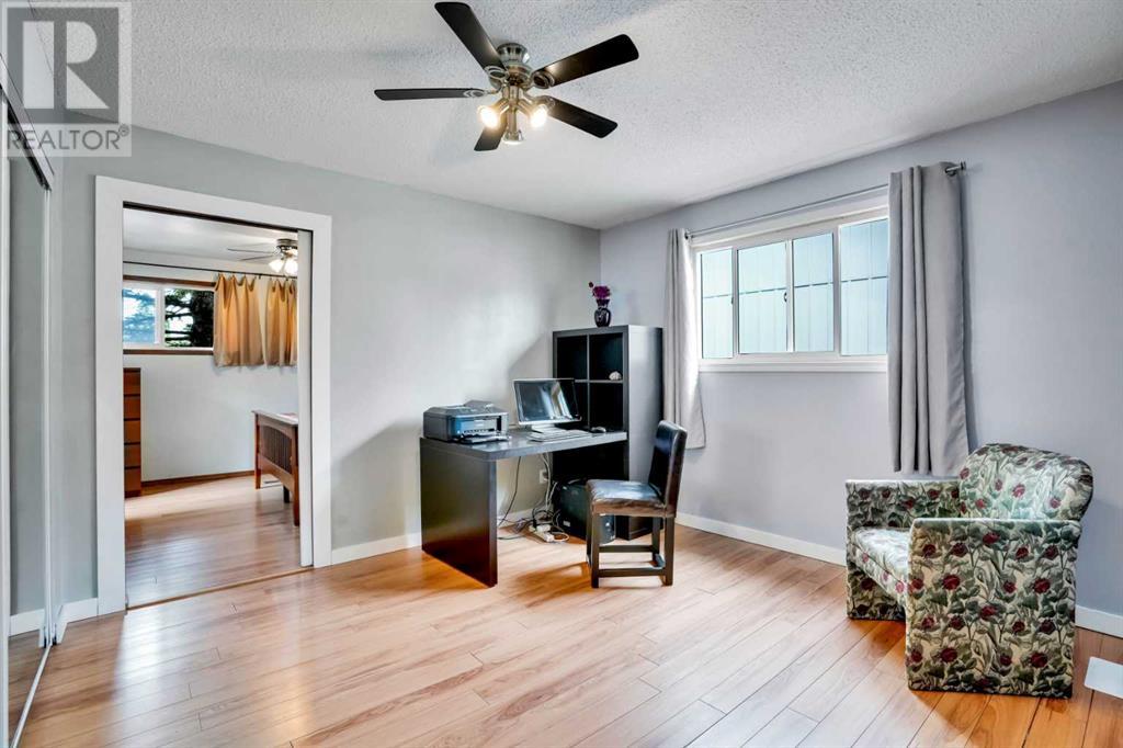 Single Family House Bi-level for Sale in  Rundleson Way NE Rundle Calgary 