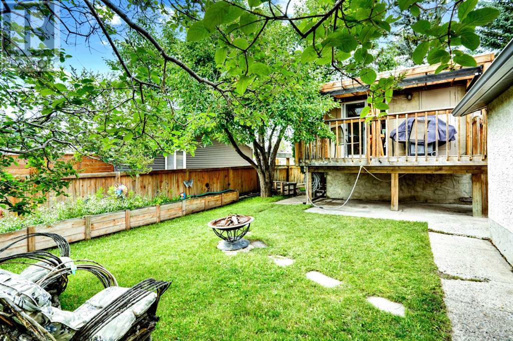 Single Family House Bi-level for Sale in  Rundleson Way NE Rundle Calgary 
