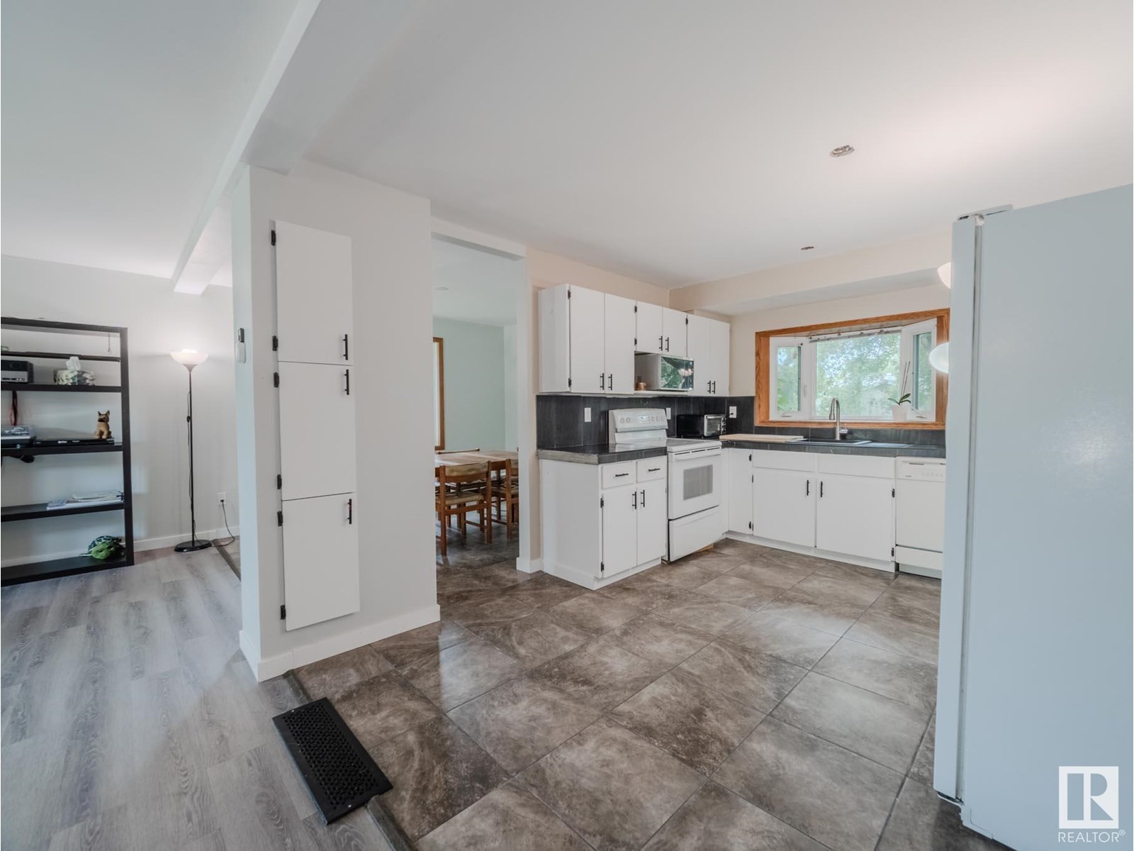 Photo 28 of 32 Garfield Cr, Sherwood Park AB