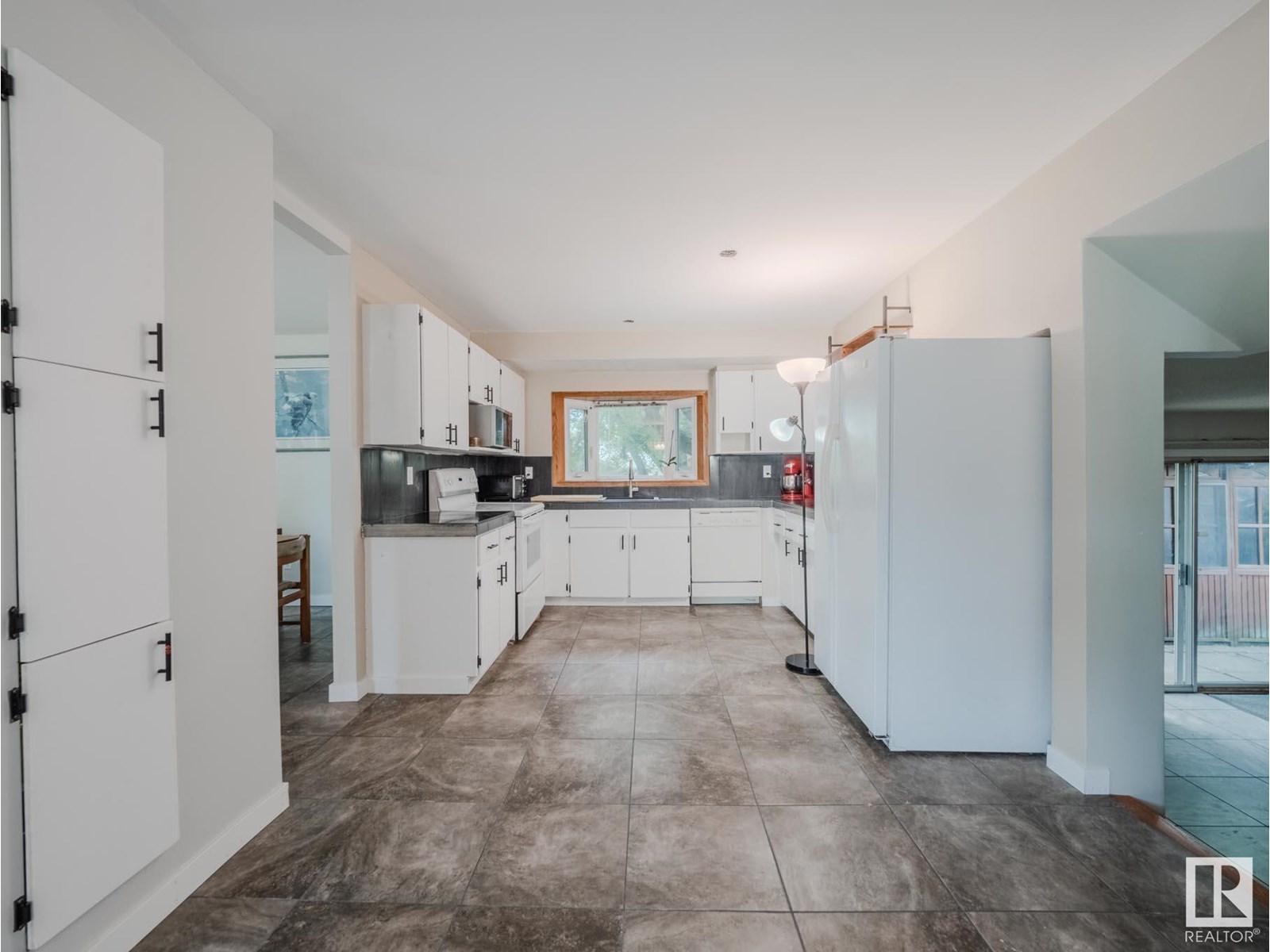 Photo 16 of 32 Garfield Cr, Sherwood Park AB