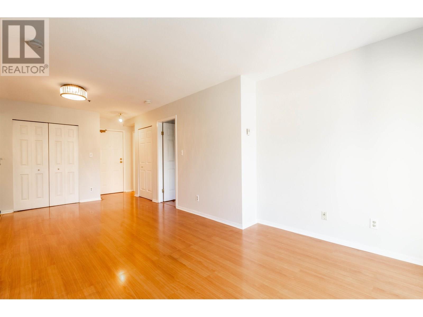 Photo 4 of 205 2238 Eton Street, Vancouver BC