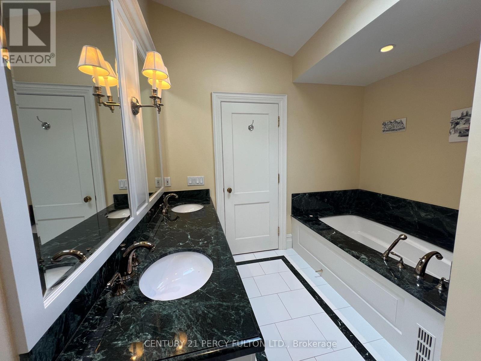 7 VALLEYANNA DRIVE - 14