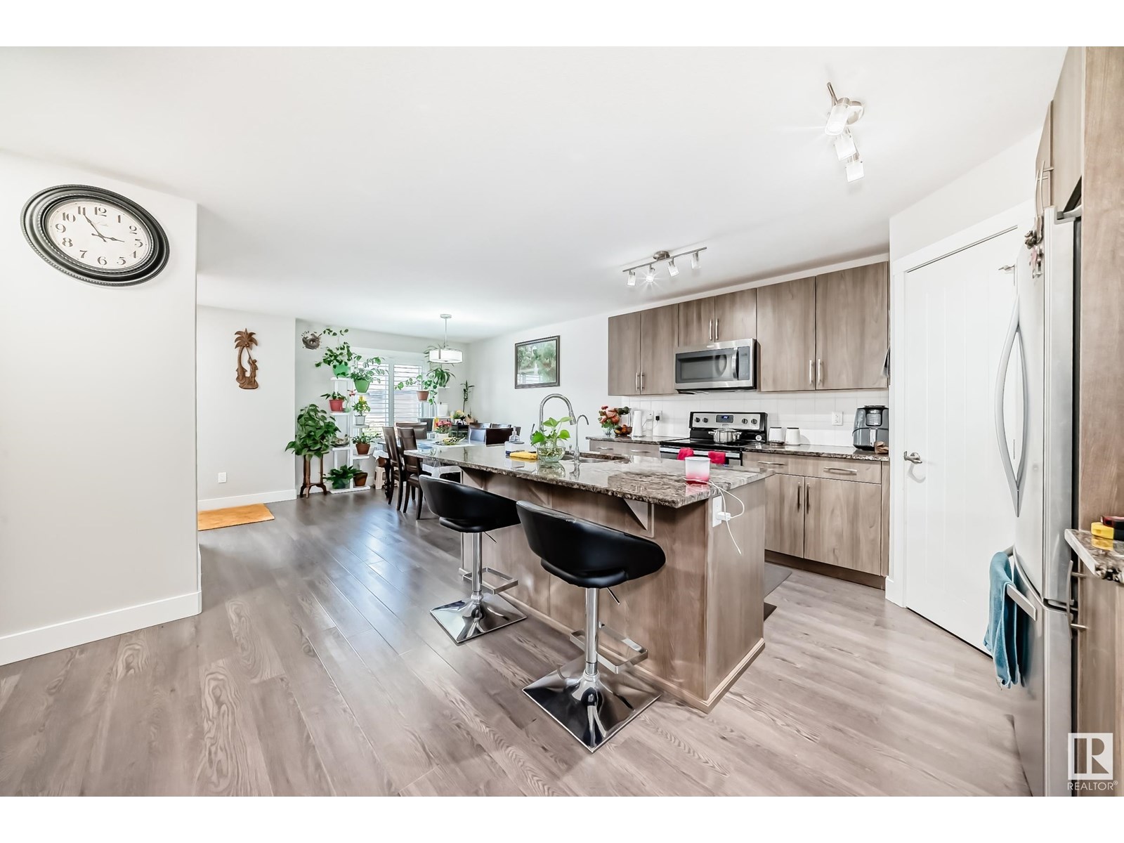Photo 9 of 1532 21 St Nw, Edmonton AB