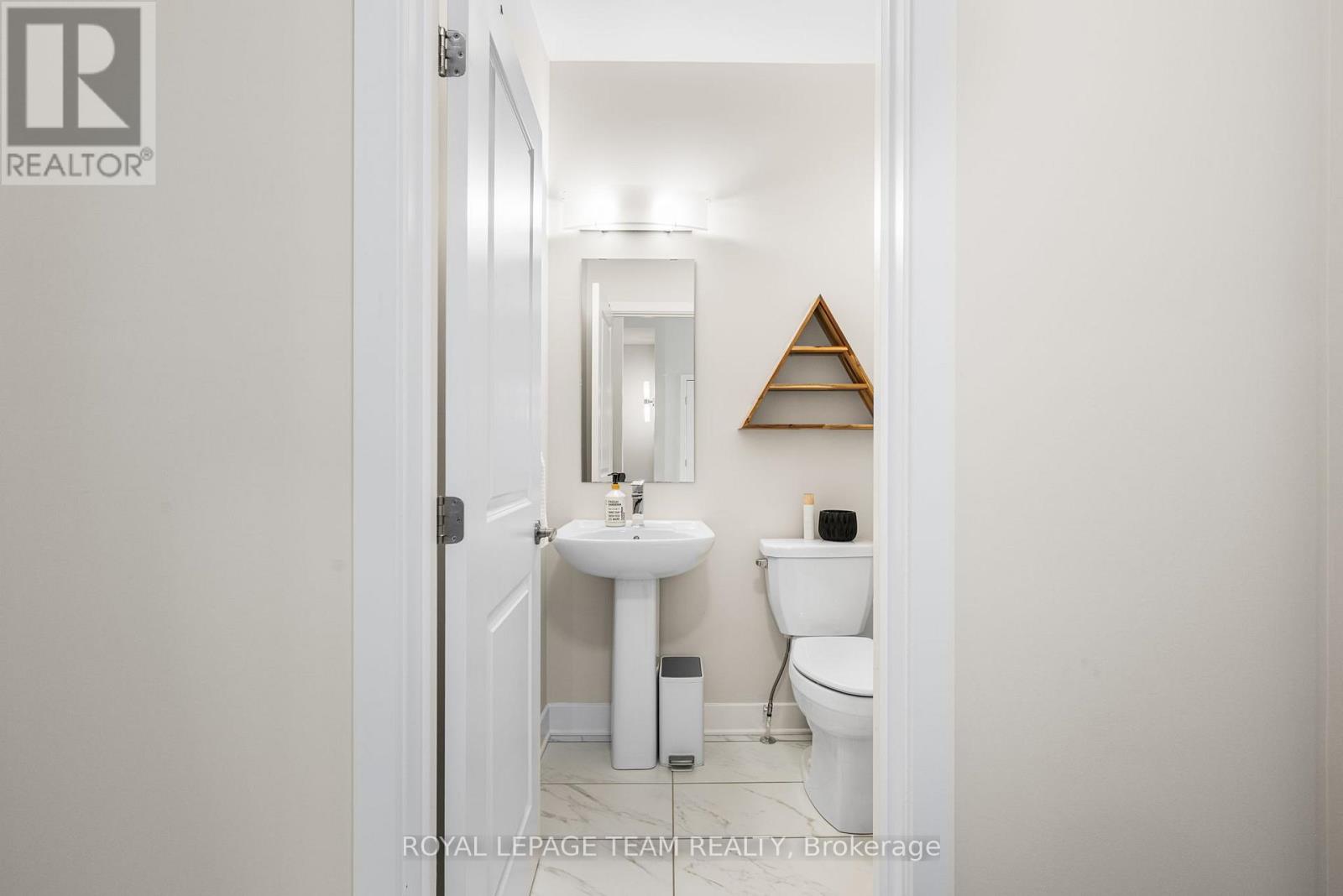 Powder room