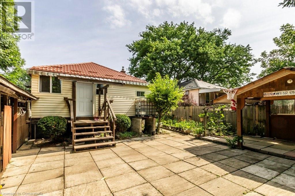 Photo 3 of 20 Audrey Street, Hamilton ON