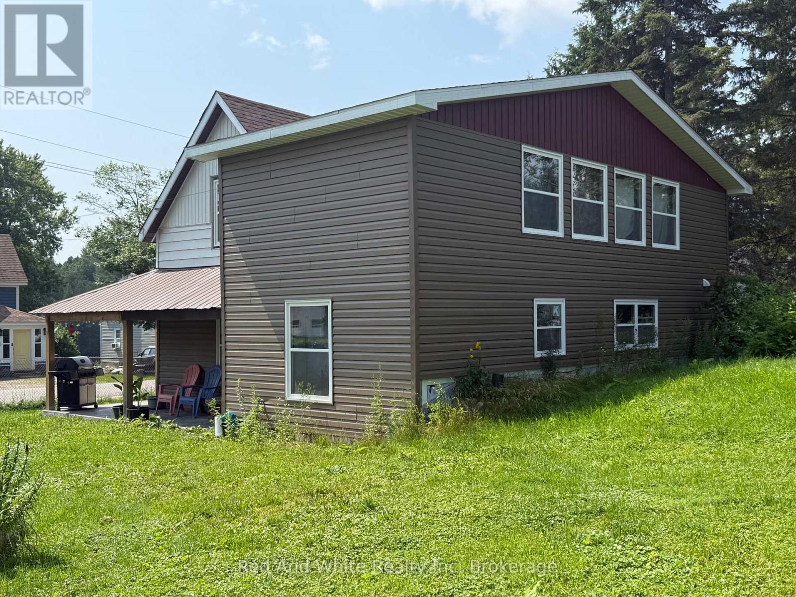 Photo 5 of 5 Bay Street, Magnetawan ON