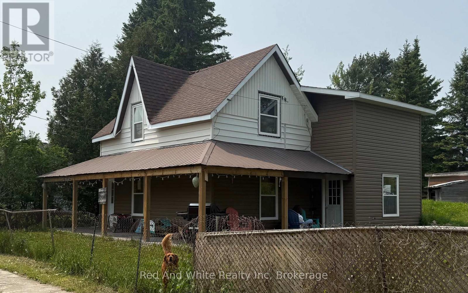 Photo 10 of 5 Bay Street, Magnetawan ON