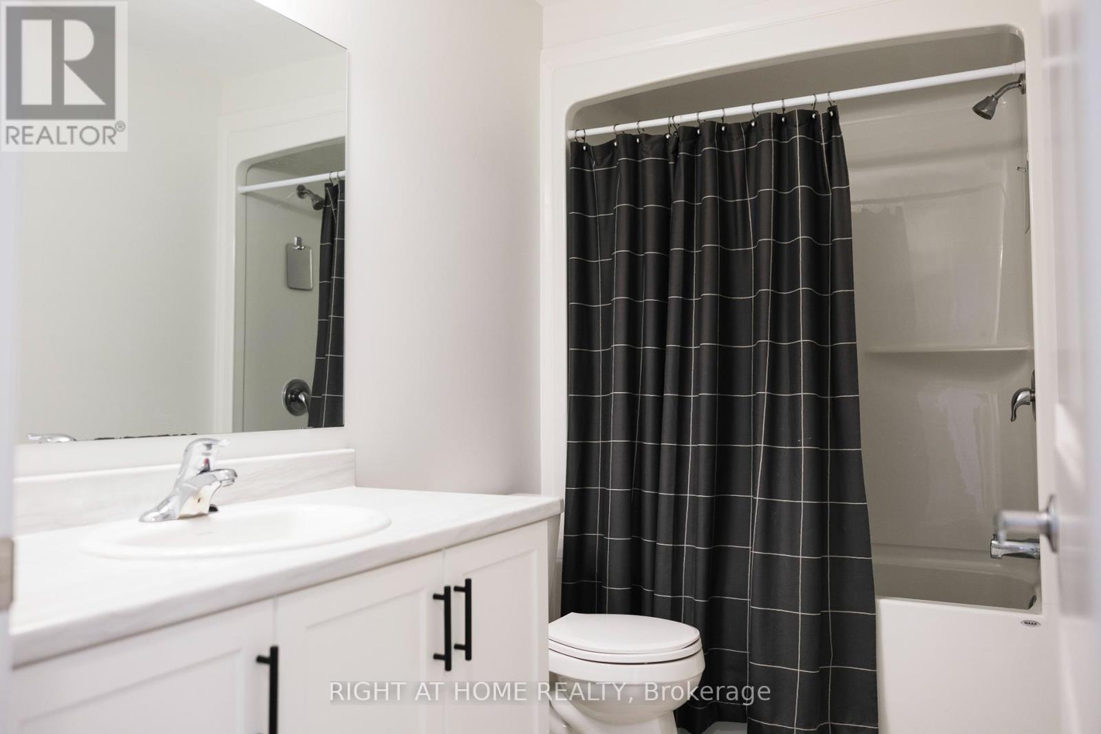 Photo 7 of 219 Owen Lucas Street, Mcnab Braeside ON