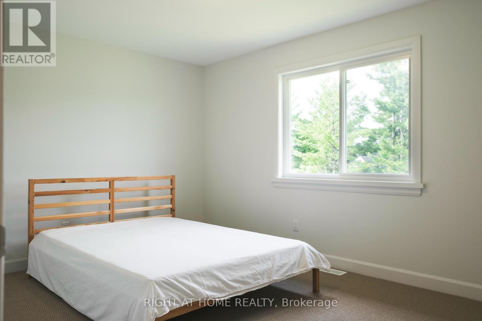 Photo 2 of 219 Owen Lucas Street, Mcnab Braeside ON