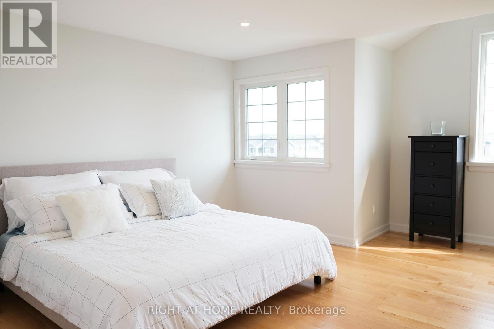 Photo 8 of 219 Owen Lucas Street, Mcnab Braeside ON