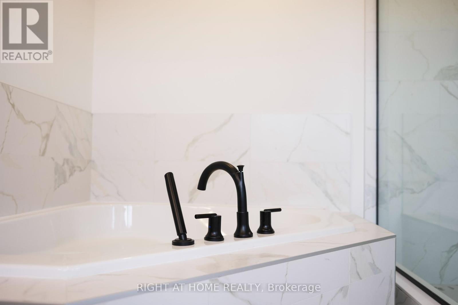 Photo 9 of 219 Owen Lucas Street, Mcnab Braeside ON