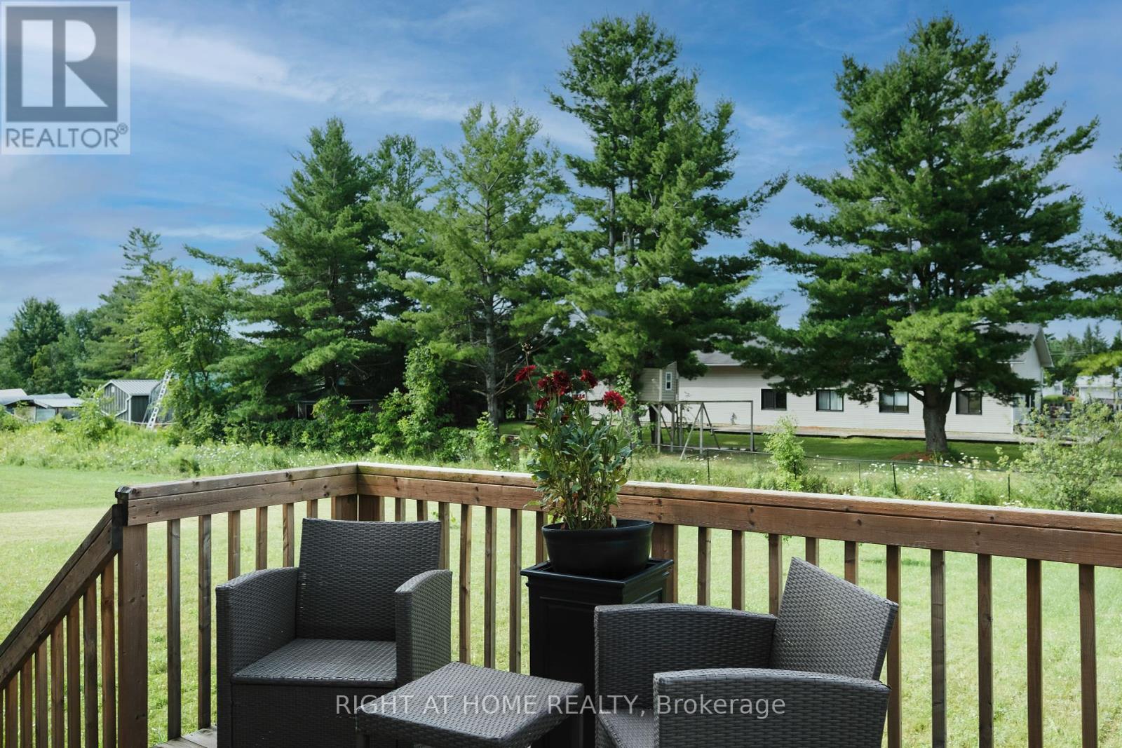 Photo 22 of 219 Owen Lucas Street, Mcnab Braeside ON
