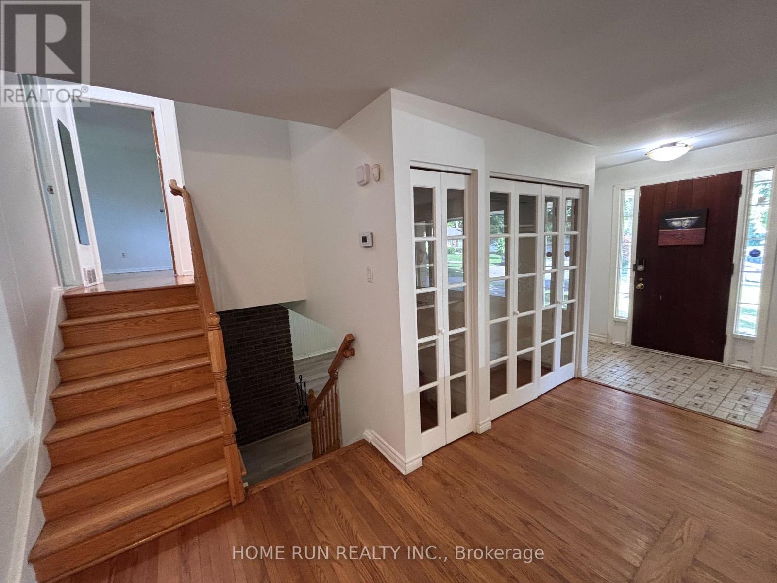Photo 10 of 9 Button Court, Ottawa ON