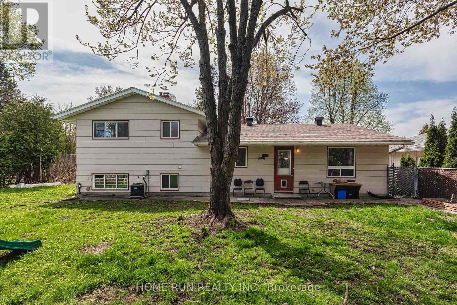 Photo 21 of 9 Button Court, Ottawa ON