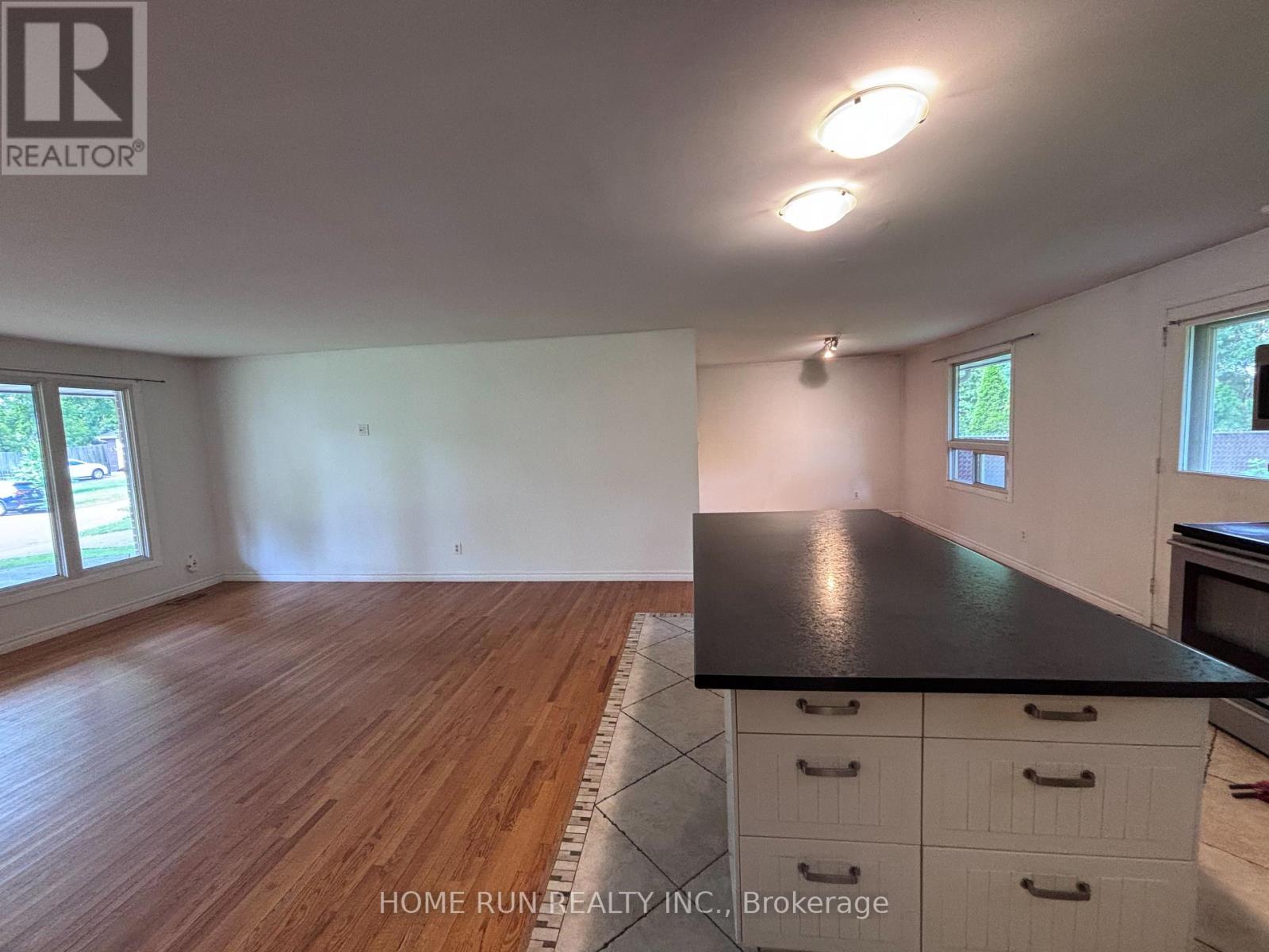 Photo 8 of 9 Button Court, Ottawa ON
