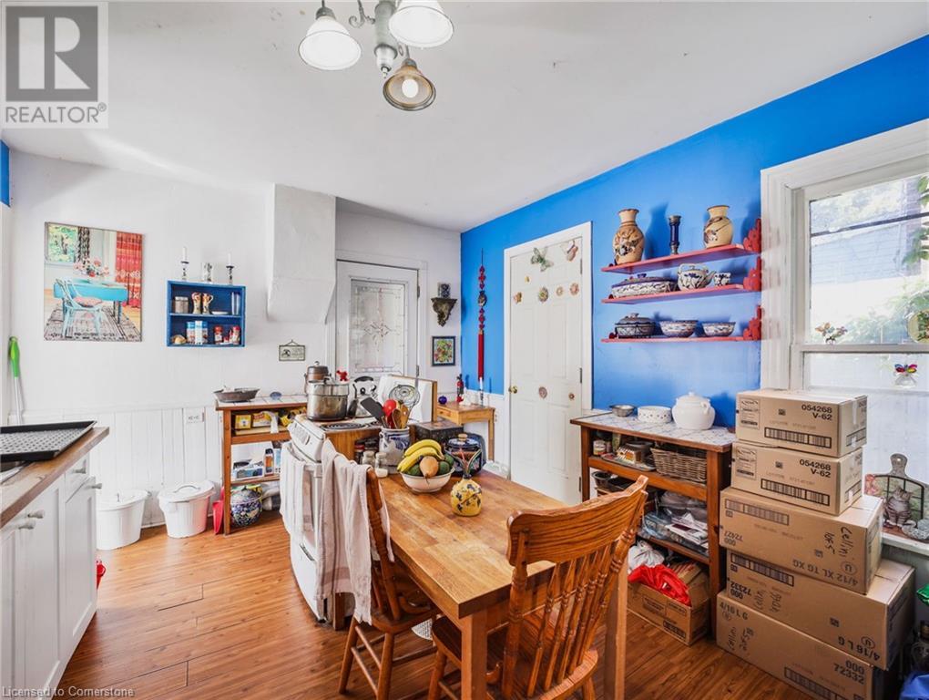 Photo 10 of 30 Lochearne Street, Hamilton ON